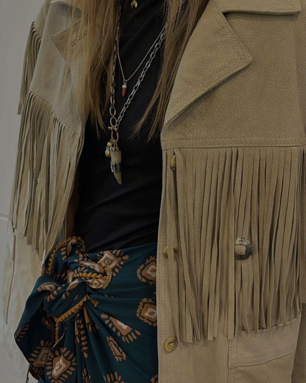 Chaqueta Boho Vainilla Cuero Apliques