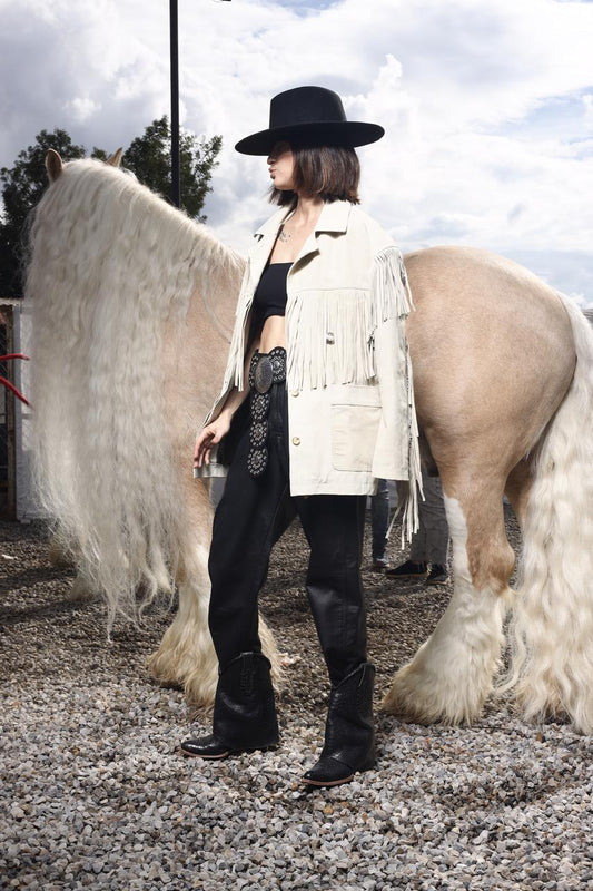 Chaqueta Boho Vainilla Cuero Apliques